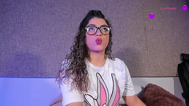 Salomeferreira  online show from October 20, 4:29 pm