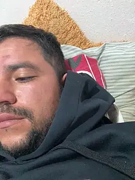 aalvaro98 online show from February 4, 8:36 pm