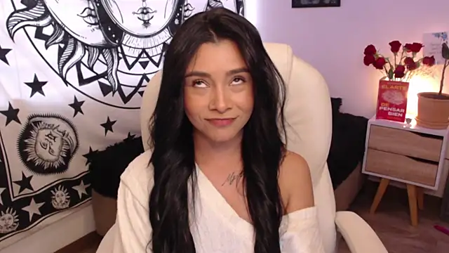 MarilynWhite  online show from November 5, 10:10 pm