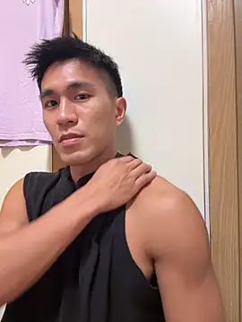 Snapshot of gooodboiii chatting on October 17, 1:25 pm gooodboiii online show from October 17, 1:25 pm