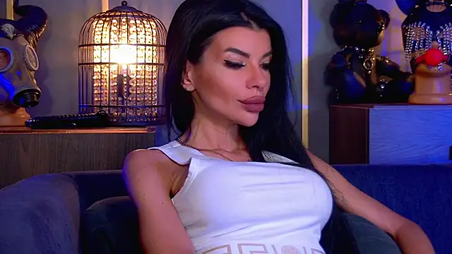 EleniaDevons online show from May 25, 11:49 am
