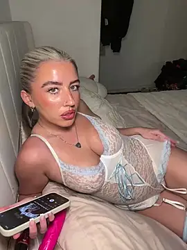 BlondeBetty online show from February 22, 5:55 pm