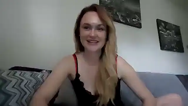Snapshot of Rovelaa chatting on July 7, 12:20 pm Rovelaa online show from July 7, 12:20 pm