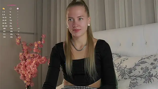 Snapshot of AlbaMesick chatting on September 19, 12:06 pm AlbaMesick online show from September 19, 12:06 pm