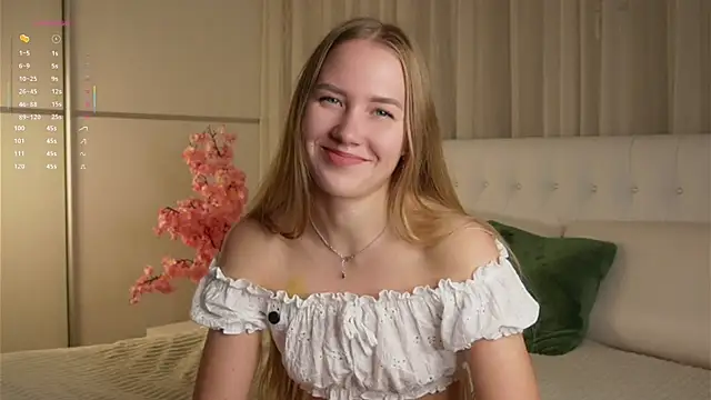 Snapshot of AlbaMesick chatting on October 8, 12:14 pm AlbaMesick online show from October 8, 12:14 pm