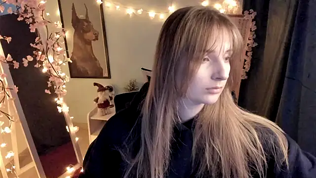 Snapshot of NeyliDream chatting on February 2, 1:32 pm NeyliDream online show from February 2, 1:32 pm