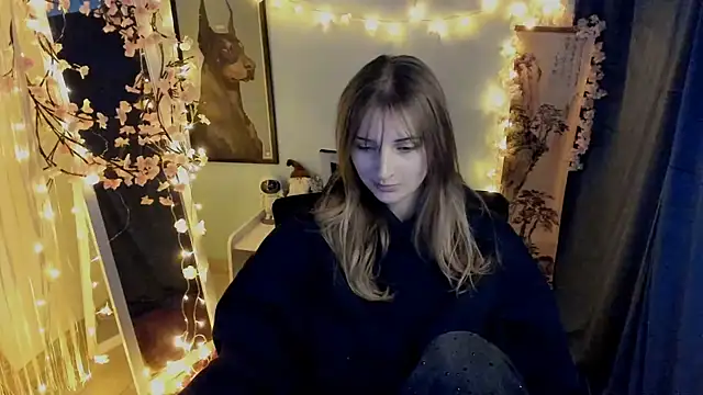 Snapshot of NeyliDream chatting on February 5, 2:33 pm NeyliDream online show from February 5, 2:33 pm