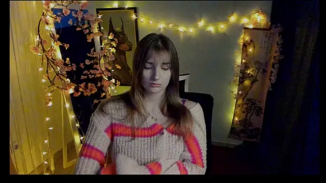 Snapshot of NeyliDream chatting on February 23, 1:19 pm NeyliDream online show from February 23, 1:19 pm