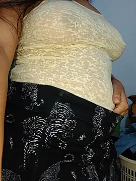 Snapshot of girlpee chatting on January 16, 10:41 am girlpee online show from January 16, 10:41 am