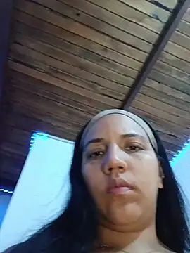 Snapshot of girlpee chatting on February 20, 8:27 am girlpee online show from February 20, 8:27 am