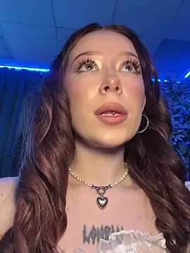 Snapshot of MaryMe__ chatting on December 20, 11:06 am MaryMe online show from December 20, 11:06 am