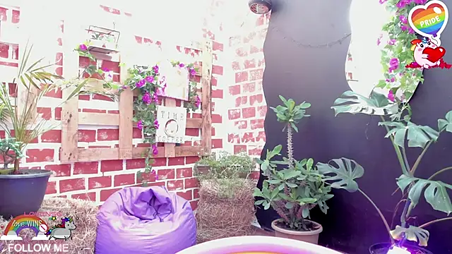 Snapshot of Charlotte_Landry__ chatting on June 20, 3:48 pm Charlotte Landry online show from June 20, 3:48 pm