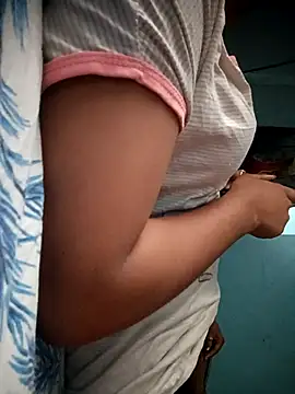 Snapshot of treasure_black chatting on October 17, 10:29 am treasure black online show from October 17, 10:29 am