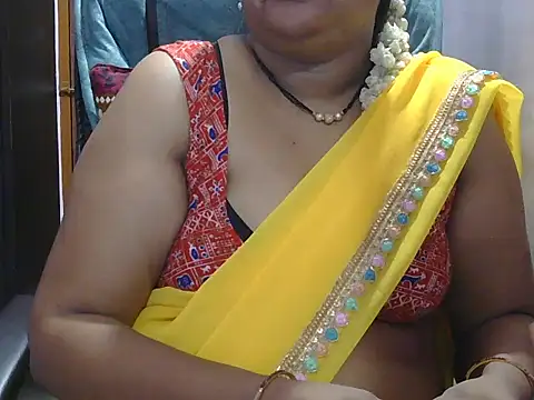 Snapshot of Nisha-telugu chatting on April 11, 7:29 pm Nisha-telugu online show from April 11, 7:29 pm