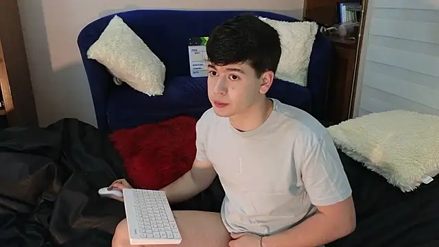 tightncuteass online show from March 1, 2:24 am