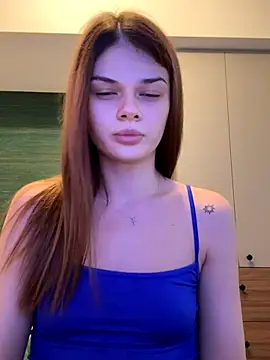 selenatress online show from September 26, 4:00 pm