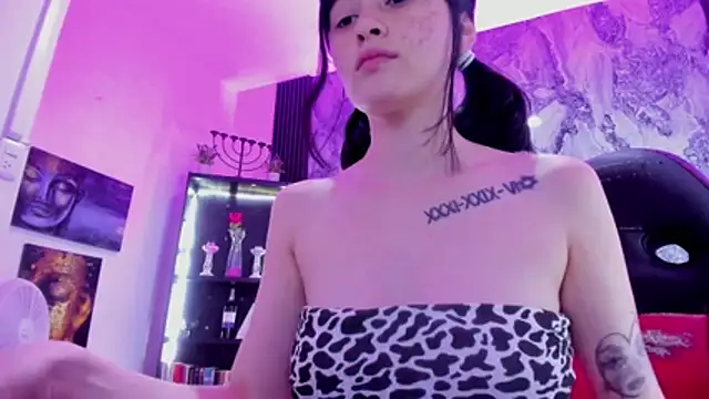 Snapshot of Zoe_Rosse00 chatting on October 28, 7:27 pm Zoe Rosse00 online show from October 28, 7:27 pm