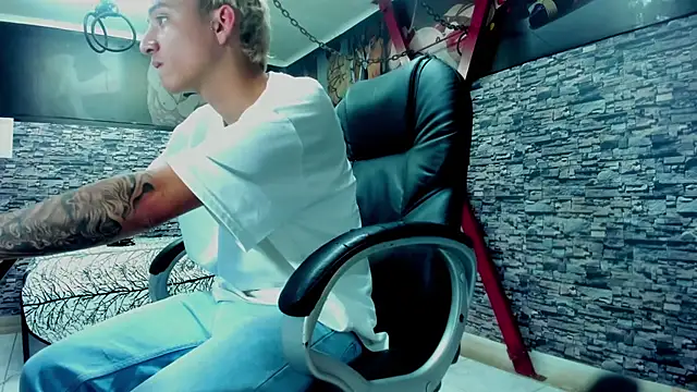 weesley boy online show from September 29, 11:20 pm