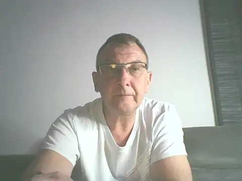 Snapshot of niezlomny75 chatting on September 24, 10:57 pm niezlomny75 online show from September 24, 10:57 pm