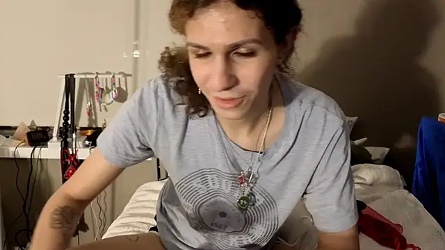 cuddlyavenue online show from November 6, 2:12 am