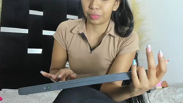 Maeve6721 online show from October 18, 10:49 am