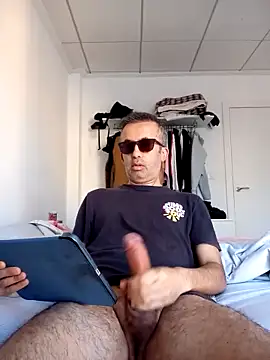 EmilioTaladdro online show from May 13, 5:38 am