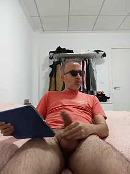 EmilioTaladdro online show from May 17, 9:11 pm