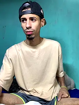 Snapshot of Alexx_1214 chatting on September 24, 2:04 am Alexx 1214 online show from September 24, 2:04 am