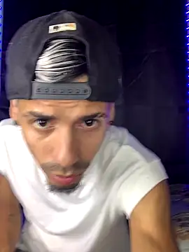 Snapshot of Alexx_1214 chatting on October 9, 2:20 am Alexx 1214 online show from October 9, 2:20 am