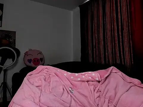 guynextdo0r online show from September 18, 7:05 pm