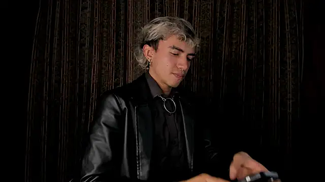 guynextdo0r online show from January 6, 12:25 am