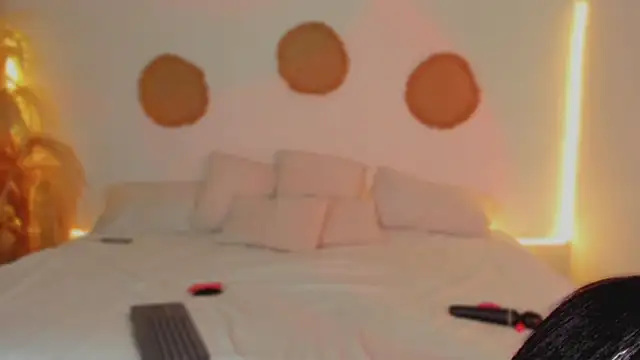 AliisonWells online show from November 24, 9:25 pm