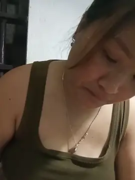 Snapshot of Tamara-a chatting on May 22, 1:39 pm Tamara-a online show from May 22, 1:39 pm