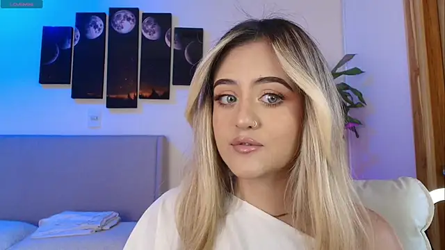 MaryMoon  online show from March 22, 7:17 pm