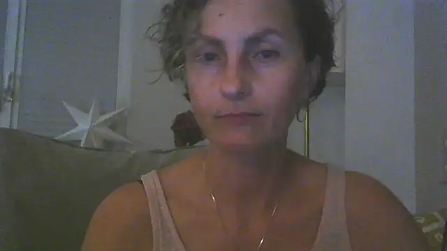 Snapshot of Sylira chatting on July 20, 12:47 am Sylira online show from July 20, 12:47 am
