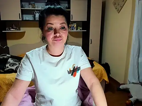 Soffy Skye online show from February 19, 3:46 am