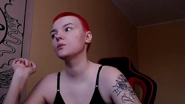 Snapshot of KrisNeal chatting on February 7, 9:24 am KrisNeal online show from February 7, 9:24 am