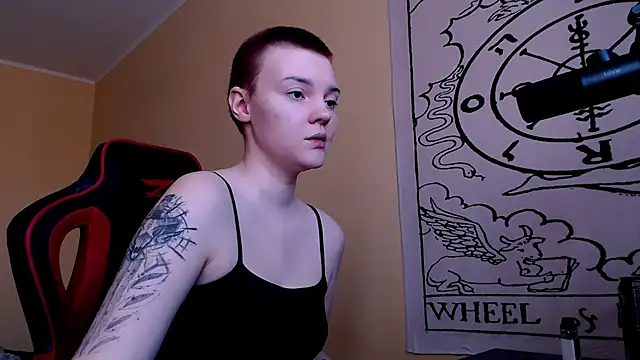 Snapshot of KrisNeal chatting on February 9, 8:51 am KrisNeal online show from February 9, 8:51 am