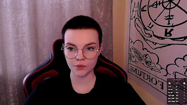 Snapshot of KrisNeal chatting on February 24, 9:40 am KrisNeal online show from February 24, 9:40 am