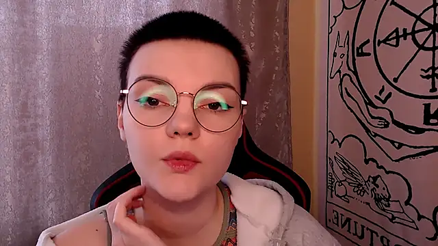 Snapshot of KrisNeal chatting on February 28, 9:10 am KrisNeal online show from February 28, 9:10 am