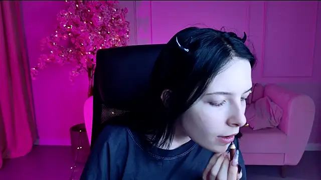 JulsMumi online show from October 14, 9:32 am