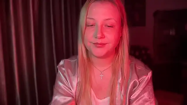 Snapshot of BikiHellena chatting on November 25, 11:05 pm BikiHellena online show from November 25, 11:05 pm