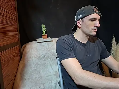 Snapshot of ObeyLust chatting on October 30, 4:47 am ObeyLust online show from October 30, 4:47 am