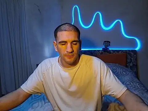 Snapshot of ObeyLust chatting on November 17, 7:03 am ObeyLust online show from November 17, 7:03 am