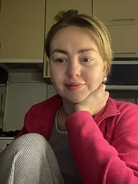 MartaLuna  online show from February 26, 8:08 pm