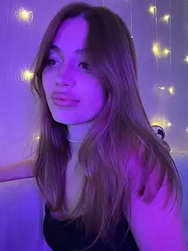 Elizabeth Tay online show from October 19, 5:02 pm