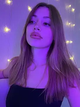 Elizabeth Tay online show from October 28, 4:20 pm