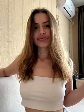 Elizabeth Tay online show from November 10, 10:14 am