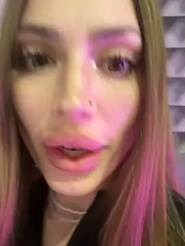 Elizabeth Tay online show from March 11, 6:58 pm