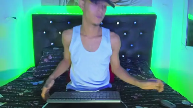 xxKamadevaxx online show from October 2, 12:23 pm